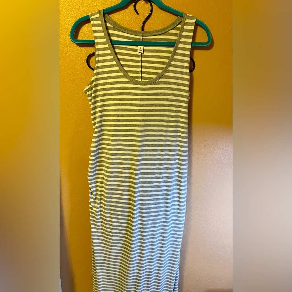 Old Navy maternity maxi dress with gray and white stripes and side rouch